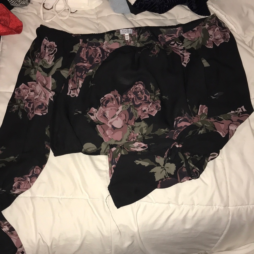 Long sleeve crop top
